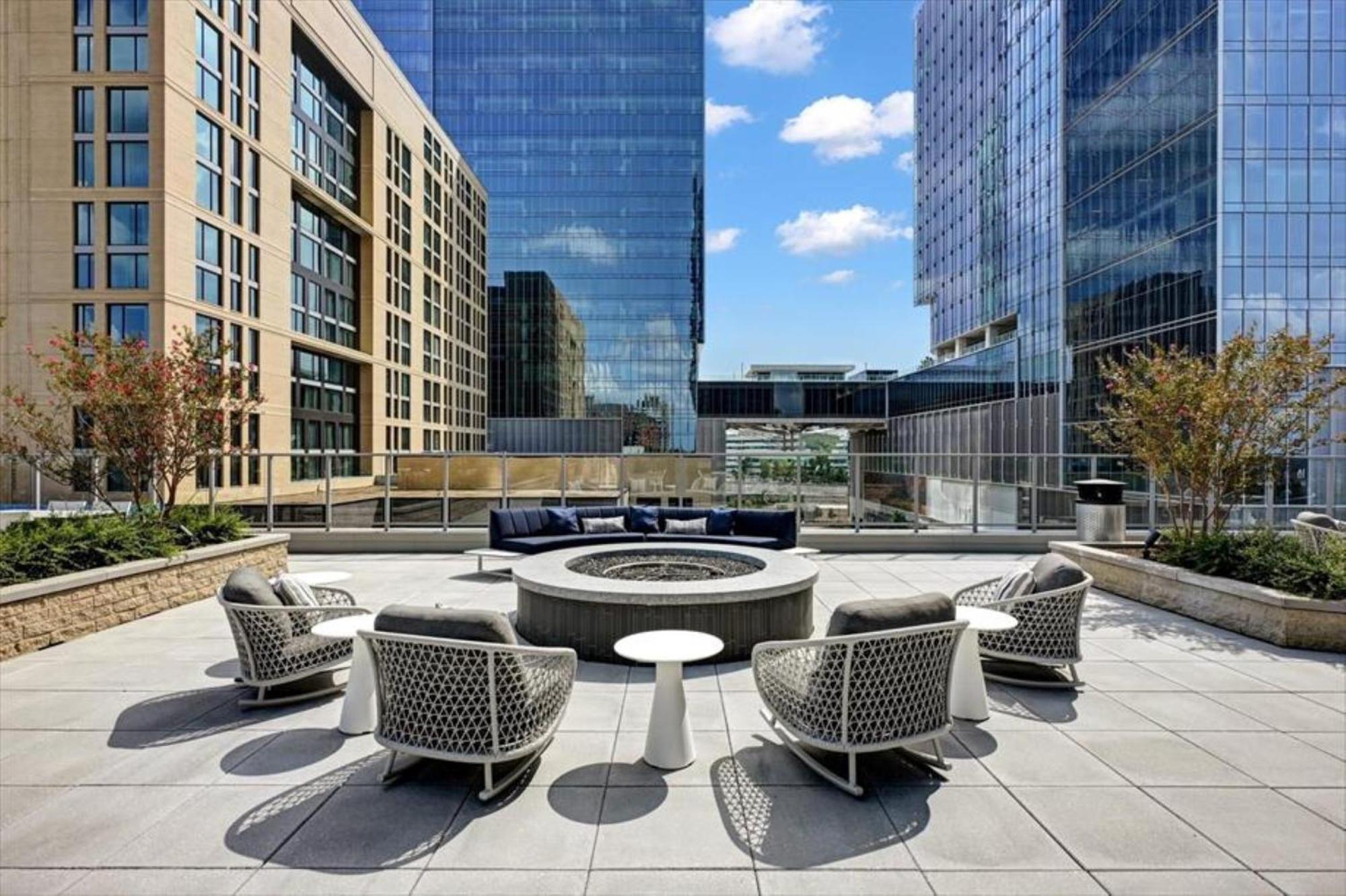 Global Luxury Suites At Town Center 레스튼 외부 사진