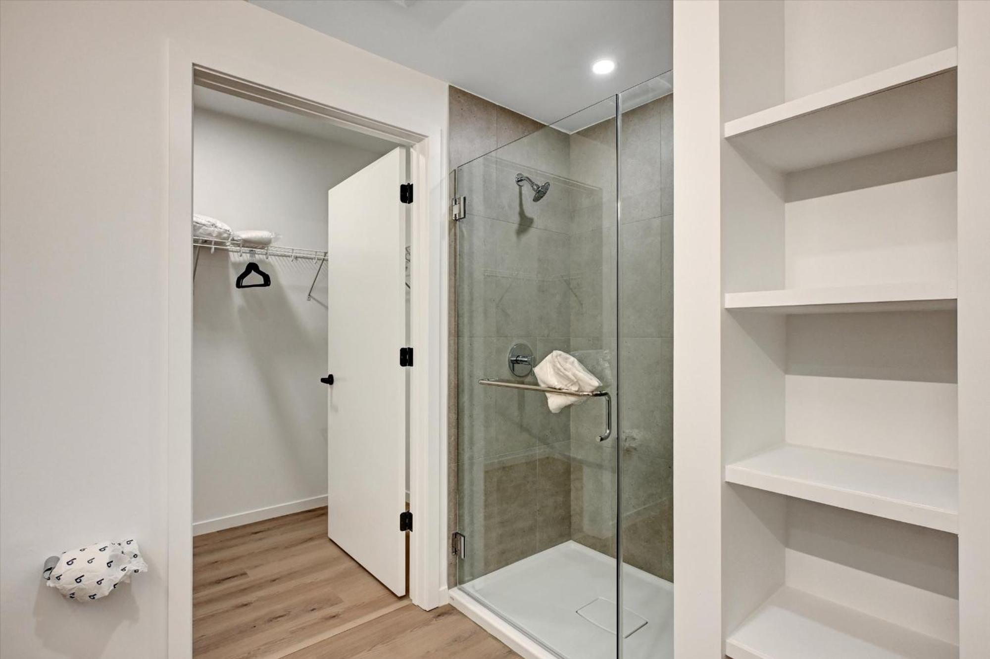 Global Luxury Suites At Town Center 레스튼 외부 사진