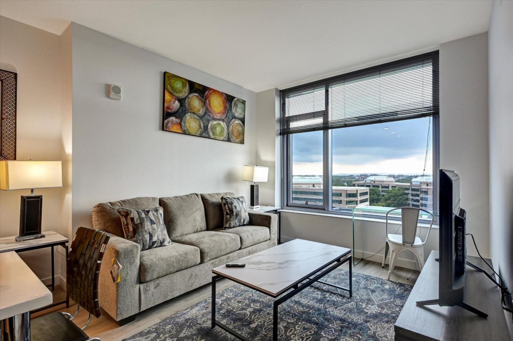 Global Luxury Suites At Town Center 레스튼 외부 사진